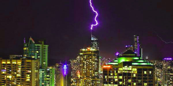 Hasil gambar untuk Penangkal Petir di The Empire State Building